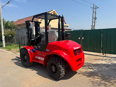 4-Wheel Drive Rough Terrain Forklift 3-4 Tonne