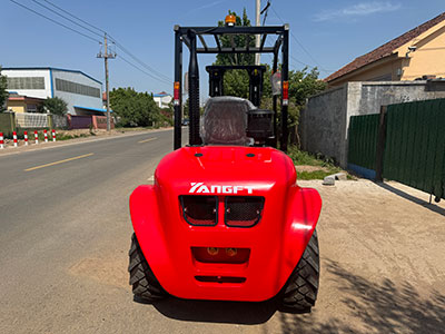 4-Wheel Drive Rough Terrain Forklift 3-4 Tonne